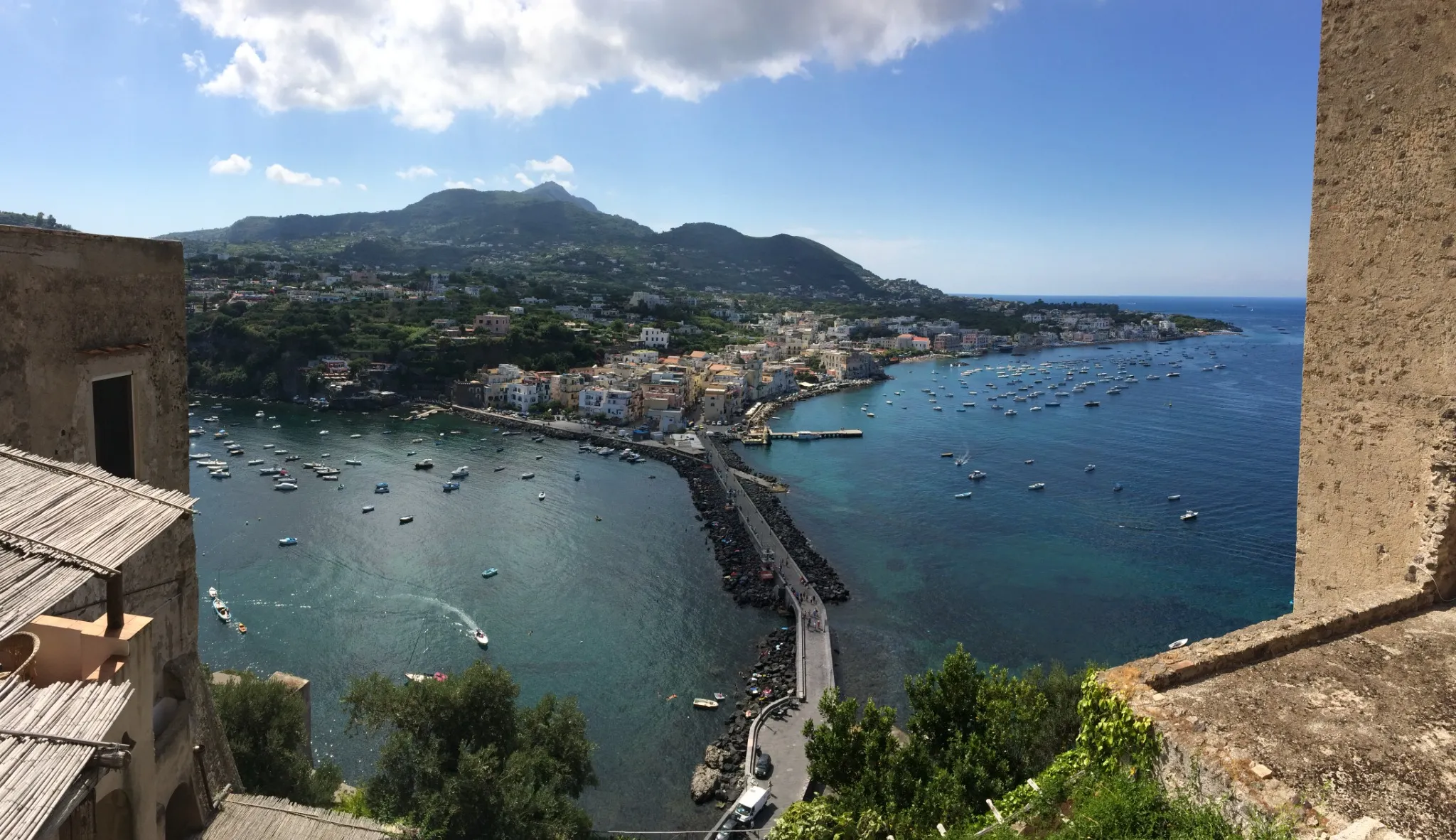 Veduta drone di Ischia